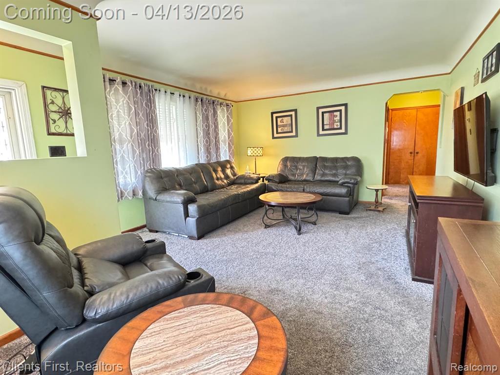 18047 Holland Avenue, Eastpointe, MI 48021 — Photo 2