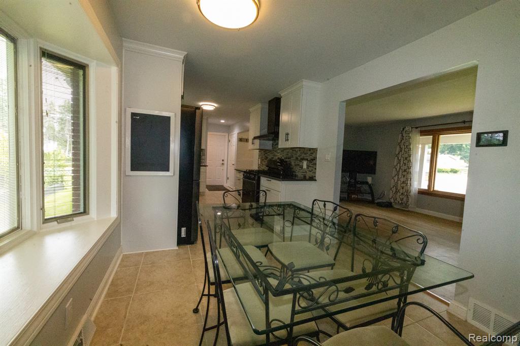 8268 Fox Bay Drive, White Lake, MI — Photo 12
