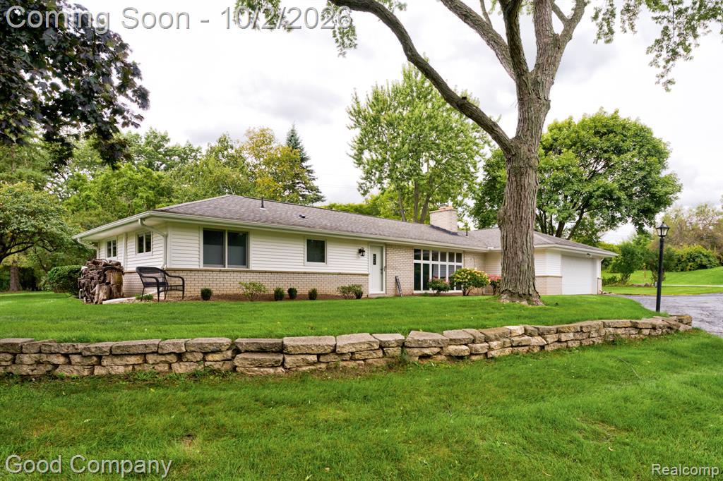 1604 Northumberland Drive, Rochester Hills, MI 48309