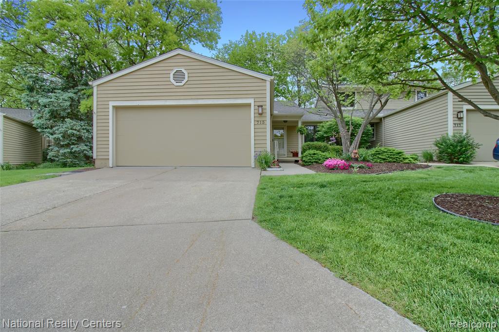 713 Woodcreek Circle, 26, Saline, MI 48176 — front exterior