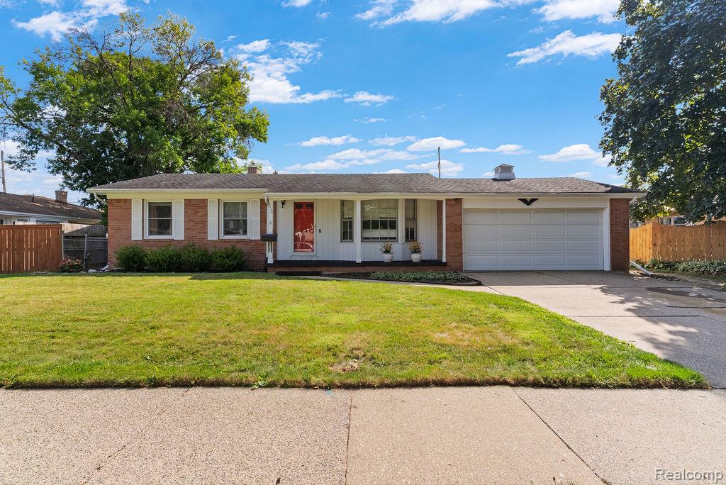 1610 Ravenswood Drive, Lansing, MI 48917 — Photo 2
