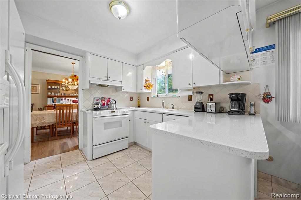 23305 N Rosedale Court, Saint Clair Shores, MI 48080 — Photo 12