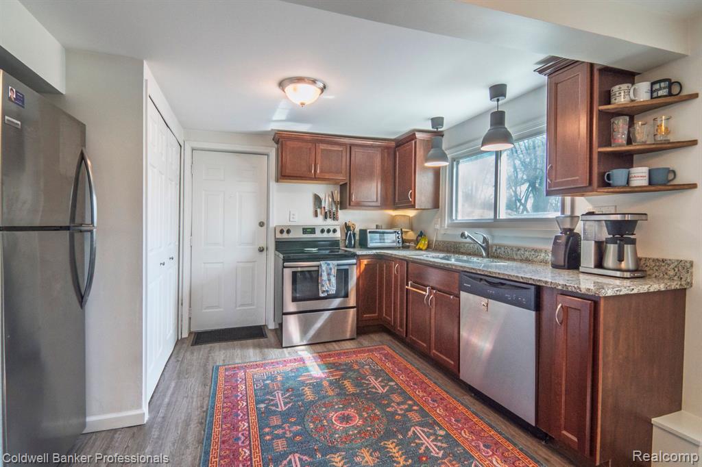 4110 QUILLEN Avenue, Waterford, MI 48329 — Photo 7