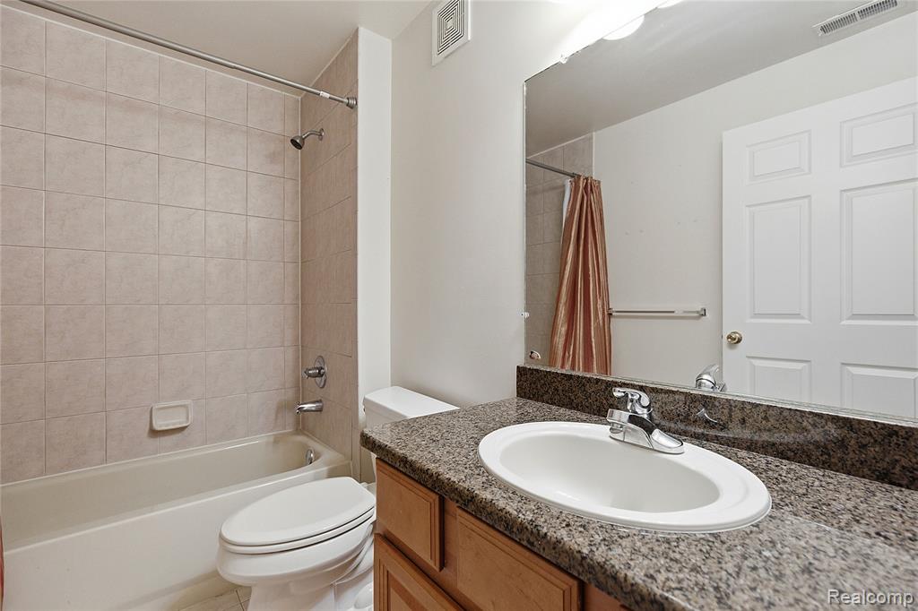 26985 Carrington Place, Harrison Township, MI — Photo 10