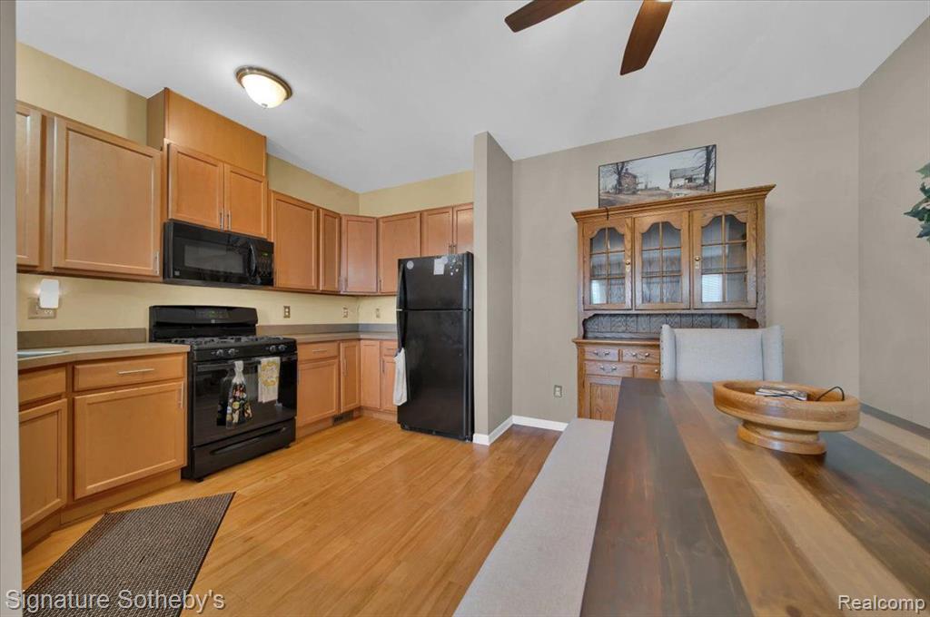 649 VINEWOOD Street, Wyandotte, MI 48192 — Photo 8