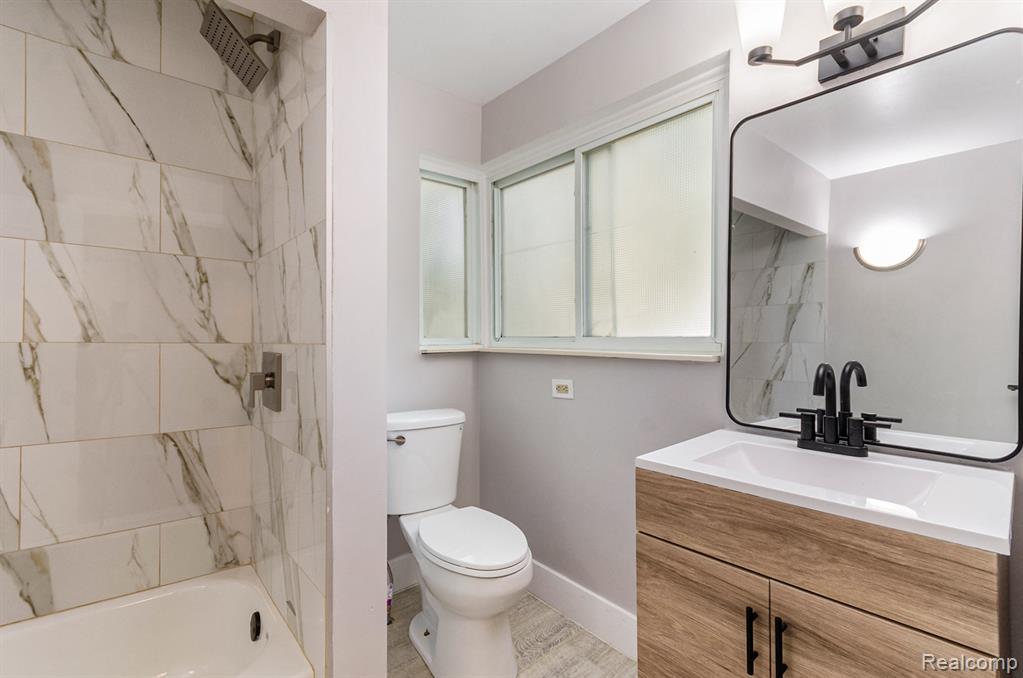 11 S Gratiot Avenue, Mount Clemens, MI 48043 — Photo 13