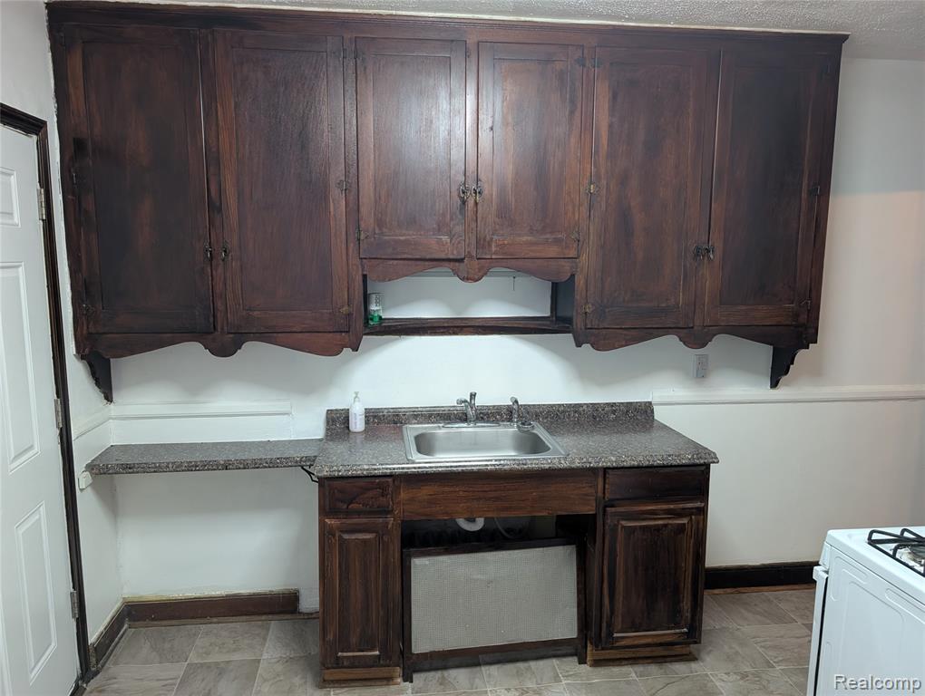 17151 Albion Street, Detroit, MI 48234 — Photo 11
