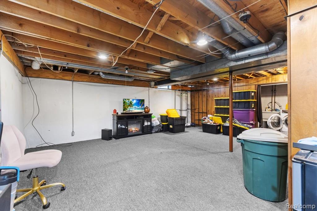 203 Lac Sainte Claire Drive, Saint Clair Shores, MI, 48082