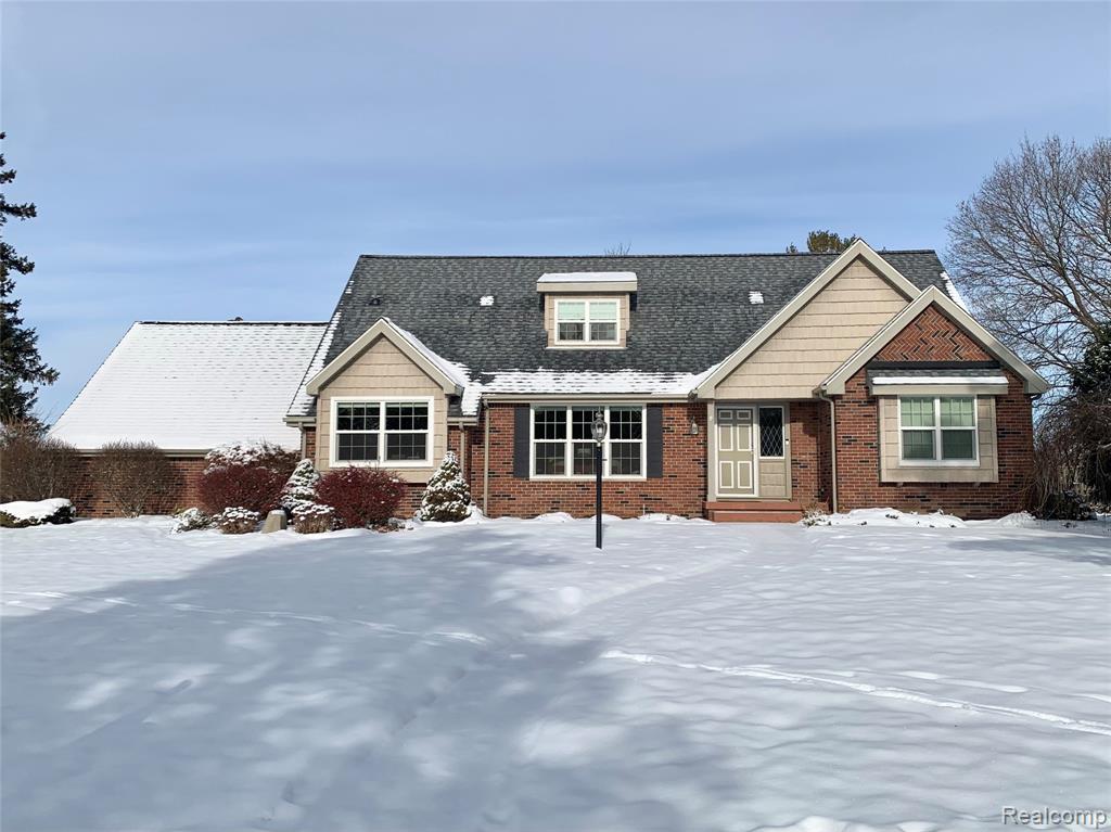 5113 Candlewood Drive, Grand Blanc, MI 48439 — front exterior