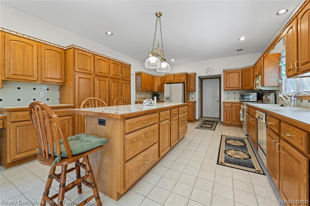 1070 Highland Drive, St. Clair, MI 48079 — Photo 5