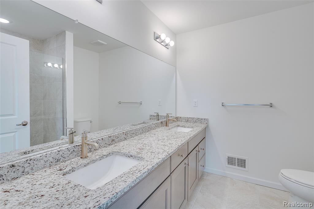 4876 Parkside Lane, Troy, MI 48085 — Photo 13