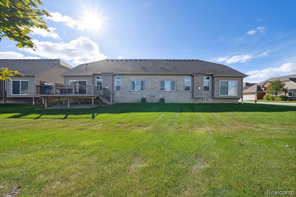 5121 HAWKSEYE Trace, Warren, MI 48092 — Photo 50