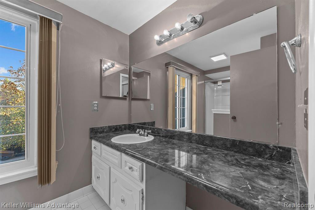 26692 Summerdale Drive, Southfield, MI 48033 — Photo 27