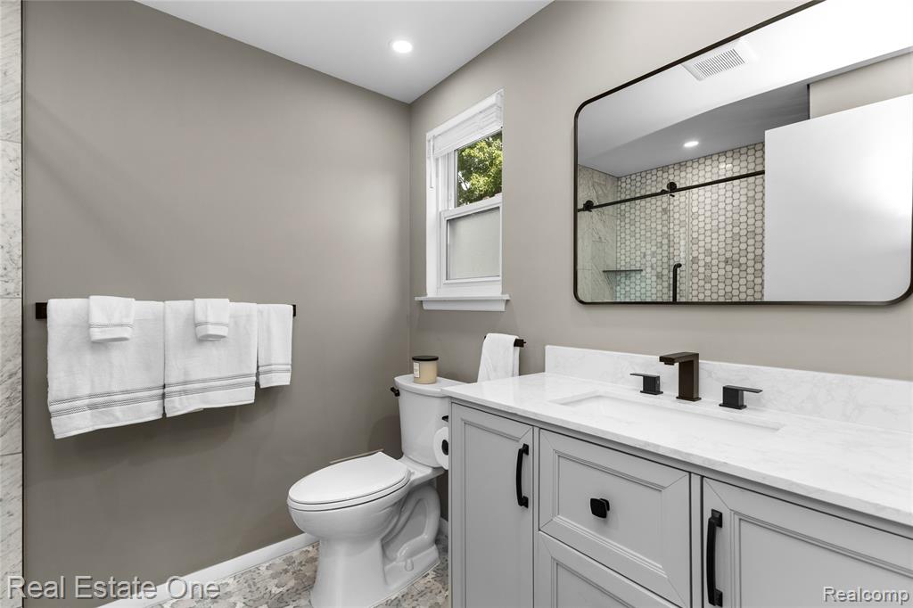 5011 Thorncroft Avenue, Royal Oak, MI 48073 — Photo 30