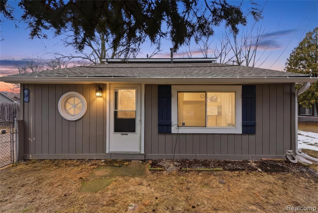 875 Scott Lake Road, Waterford, MI 48328 — front exterior