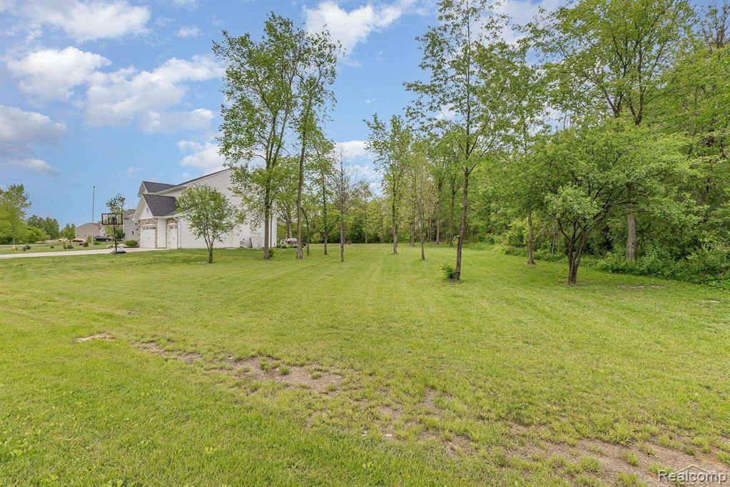 7302 Geraldine Circle, Swartz Creek, MI 48473 — Photo 2