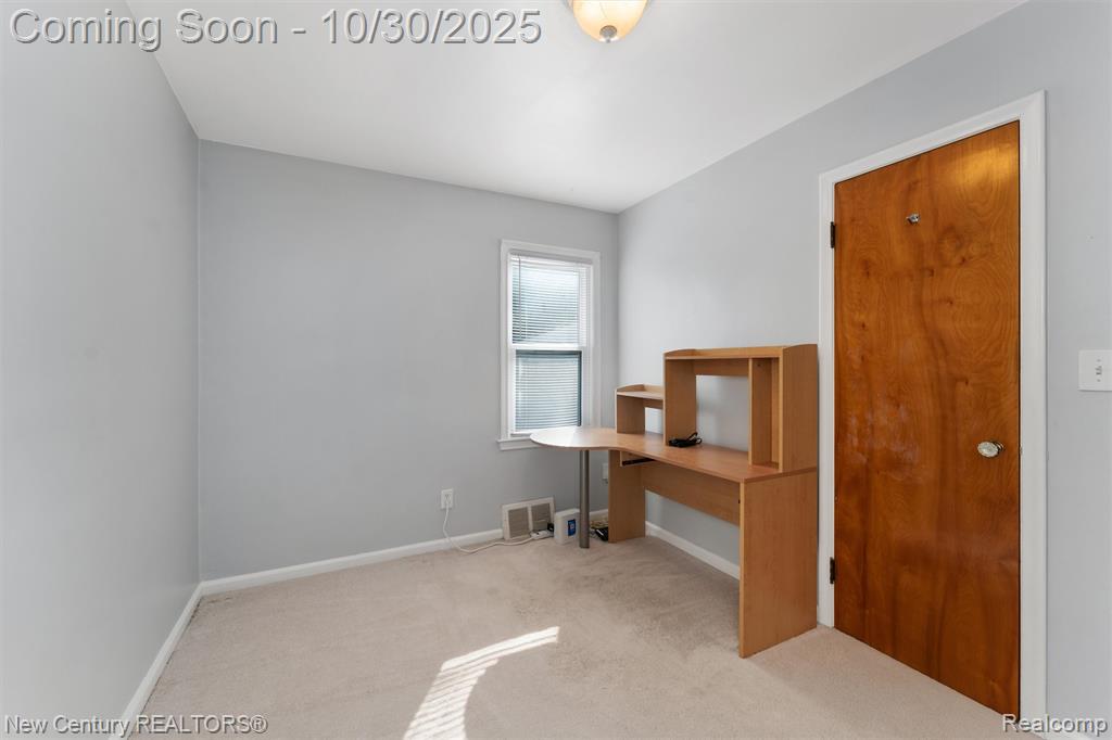 621 W Harwood Avenue, Madison Heights, MI 48071 — Photo 10