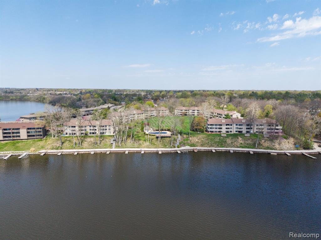 1680 Cliffs Landing, 302E, Ypsilanti, MI 48198