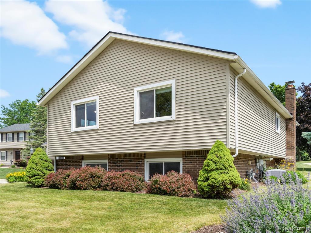 890 Darwin Place Court, Rochester Hills, MI 48307 — Photo 3
