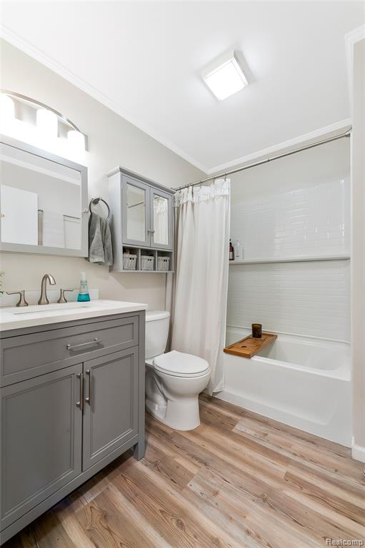 715 Lakeside Drive, Waterford, MI 48328 — Photo 75