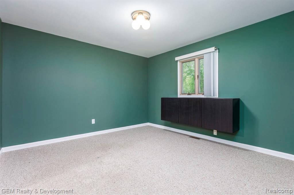 1111 Sarah Road, Pinckney, MI 48169 — Photo 10