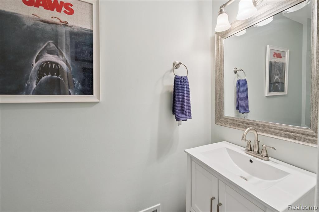 566 Foxboro Square, Brighton, MI 48116 — Photo 12