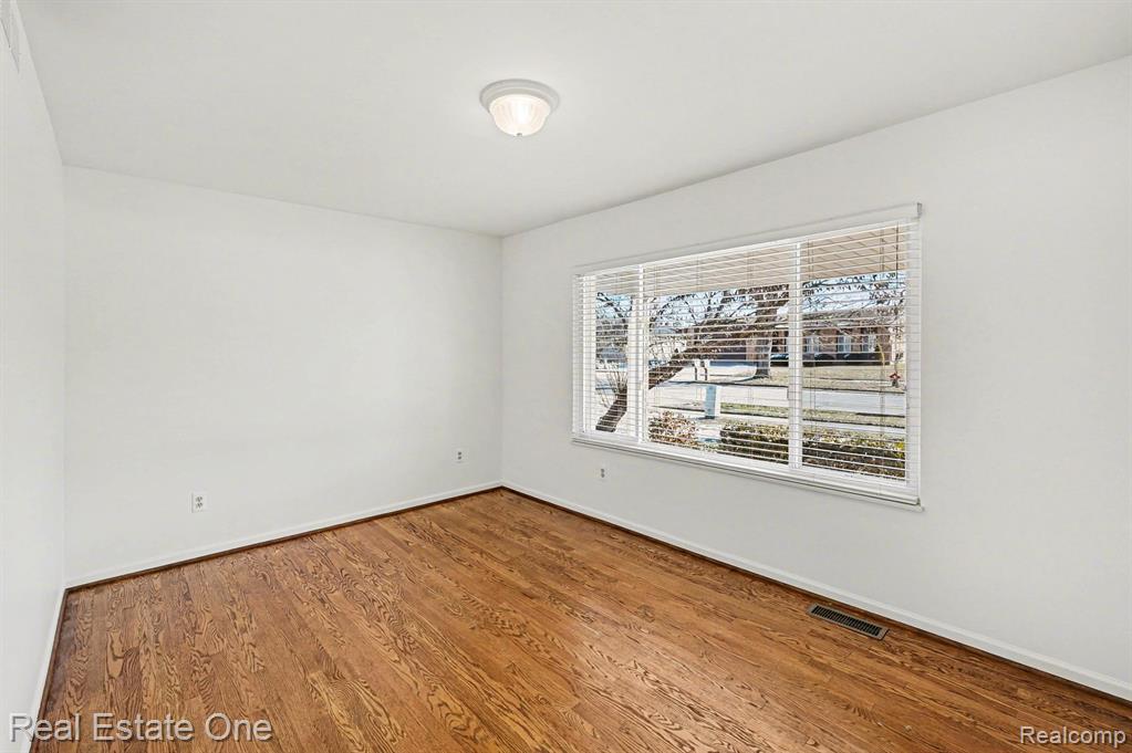 6605 Emerald Lake Drive, Troy, MI 48085 — Photo 13