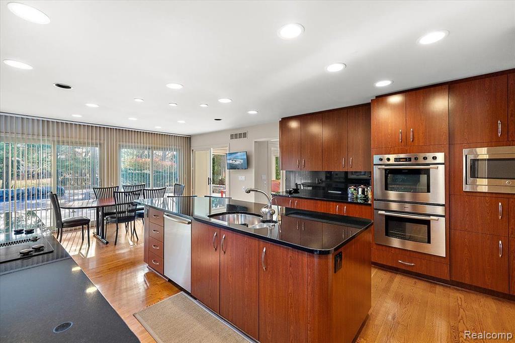 7179 Leyland Court, Bloomfield Hills, MI 48301 — Photo 12