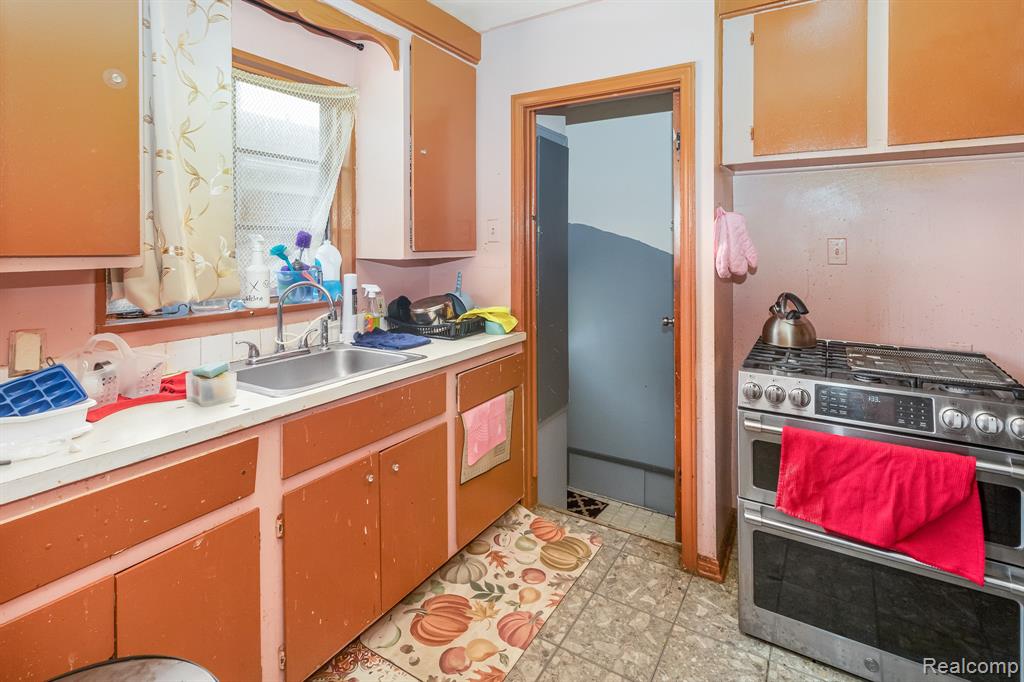 8117 Dale Street, Dearborn Heights, MI 48127 — Photo 13