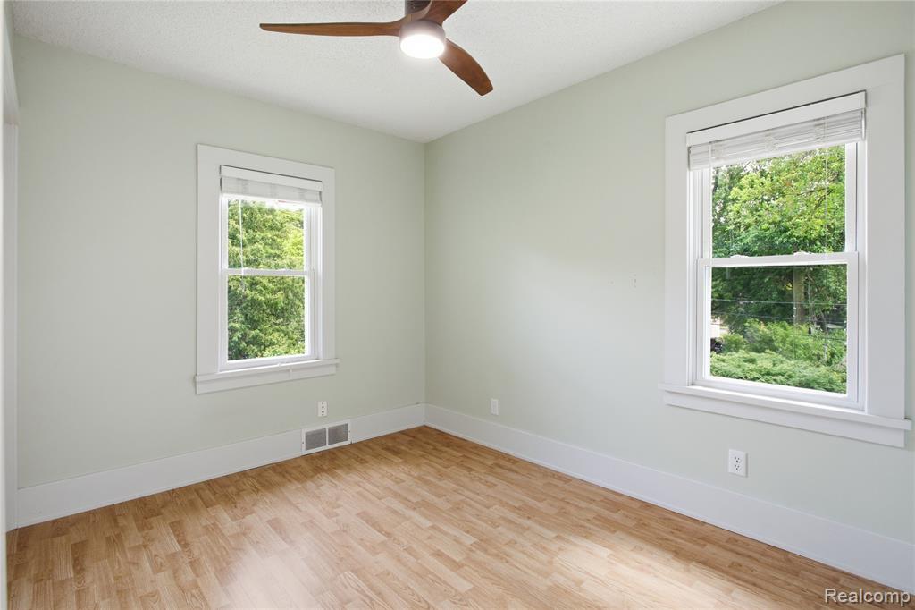 536 E Maplehurst Street, Ferndale, MI 48220 — Photo 24
