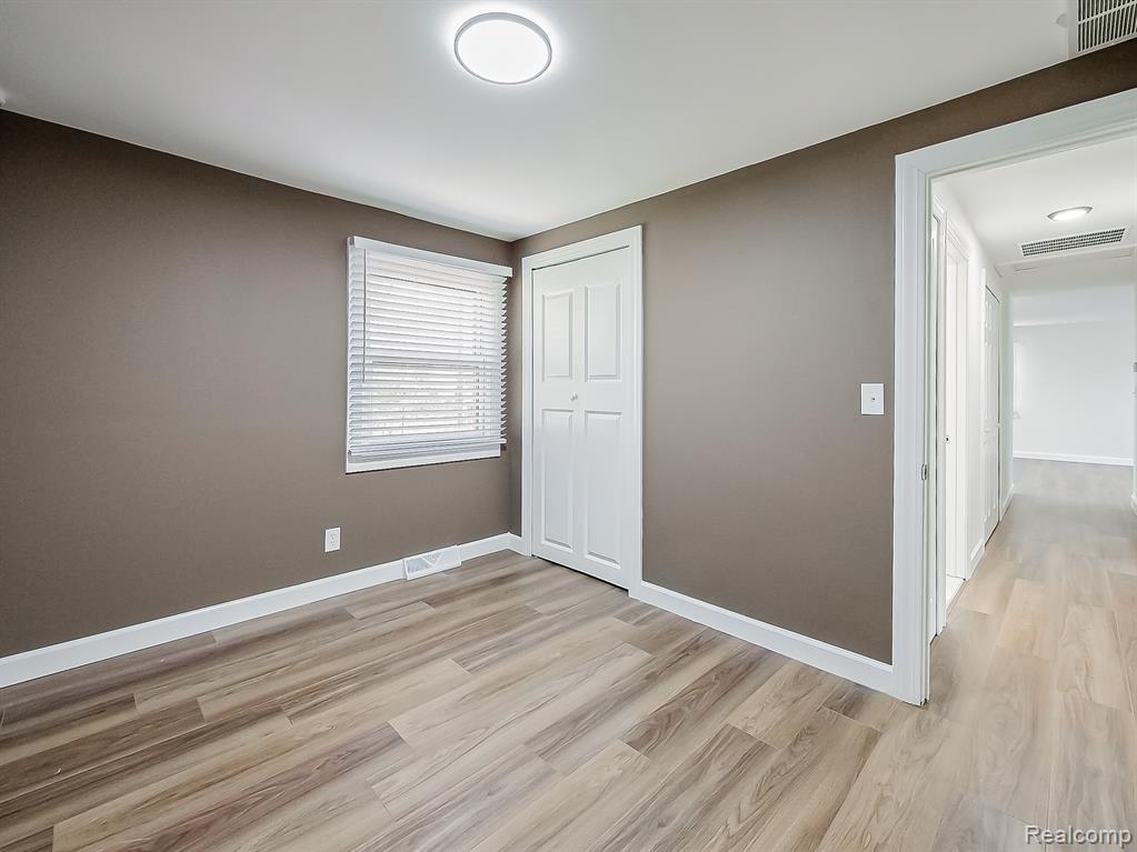 9650 Cooley Lake Road, White Lake, MI — Photo 15