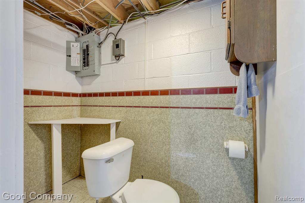 29329 Tawas Street, Madison Heights, MI 48071 — Photo 34
