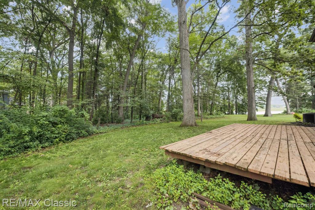 1561 Waters Edge Court, Wixom, MI 48393 — Photo 45
