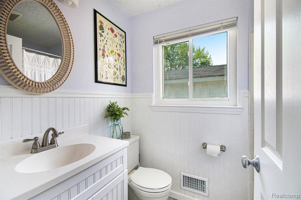 6176 PORTER Avenue, East Lansing, MI 48823 — Photo 8