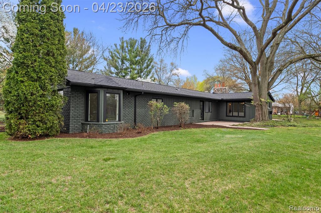 6800 Crestway Drive, Bloomfield Hills, MI 48301 — Photo 26