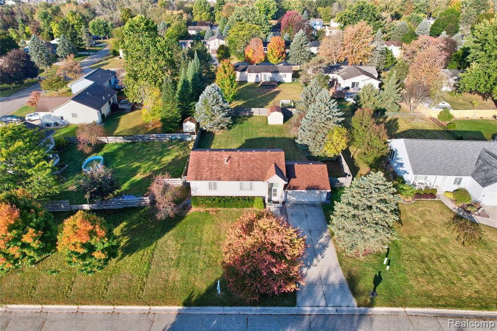 6068 Hearthside Place, Grand Blanc, MI 48439 — Photo 21