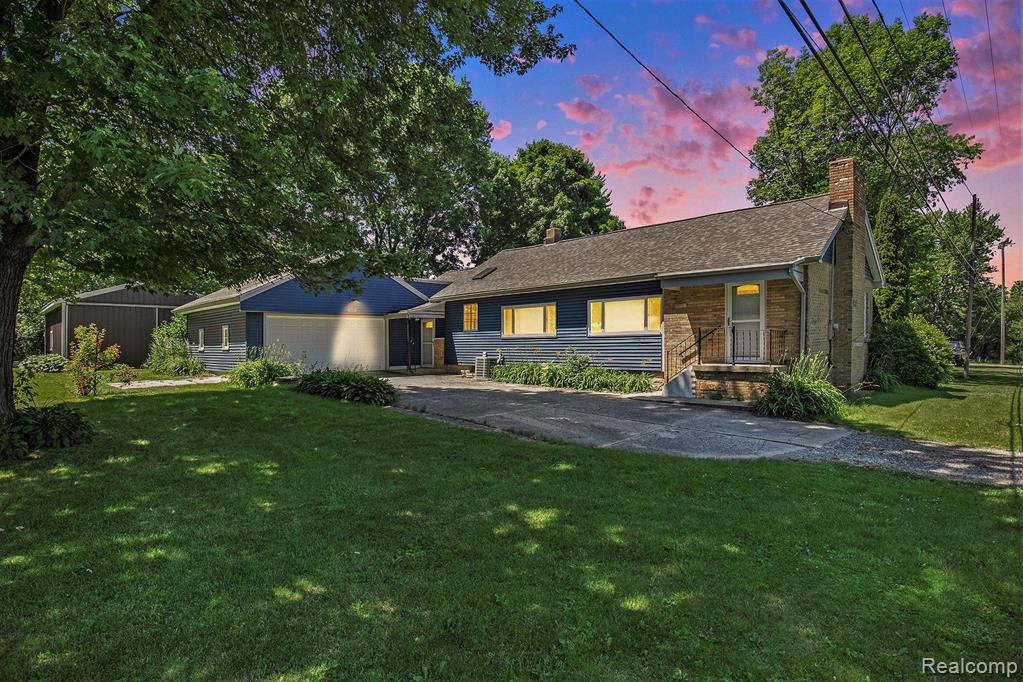 6075 LENNON Road, Swartz Creek, MI 48473 — front exterior