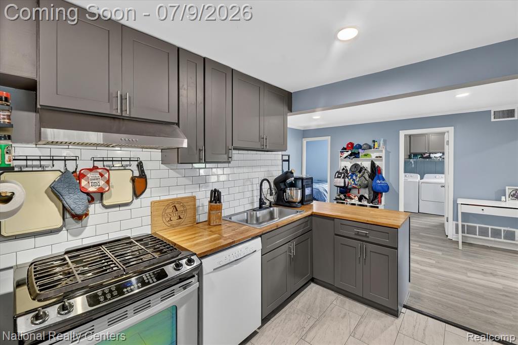 4714 Monterey Avenue, Clarkston, MI 48348 — Photo 5