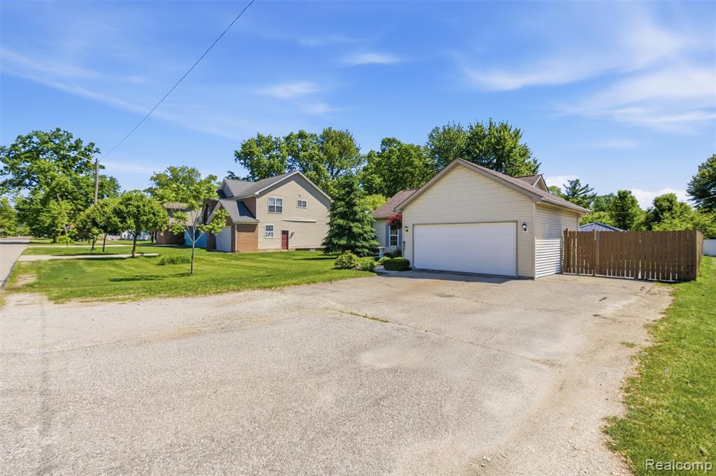 11293 Delano Street, Romulus, MI 48174 — Photo 2