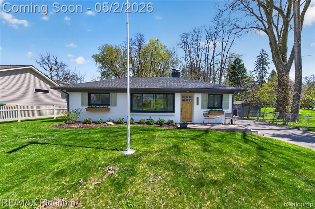 420 N East Street, Brighton, MI 48116 — front exterior