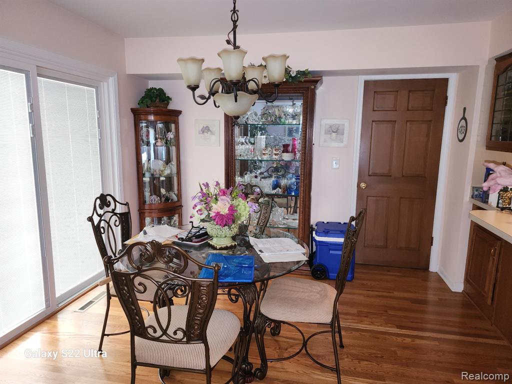 2340 Pineview Court, Flushing, MI 48433 — Photo 10