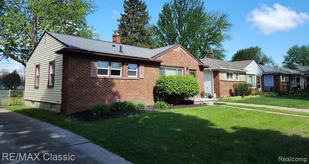 621 SYMES Avenue, Royal Oak, MI 48067 — Photo 39