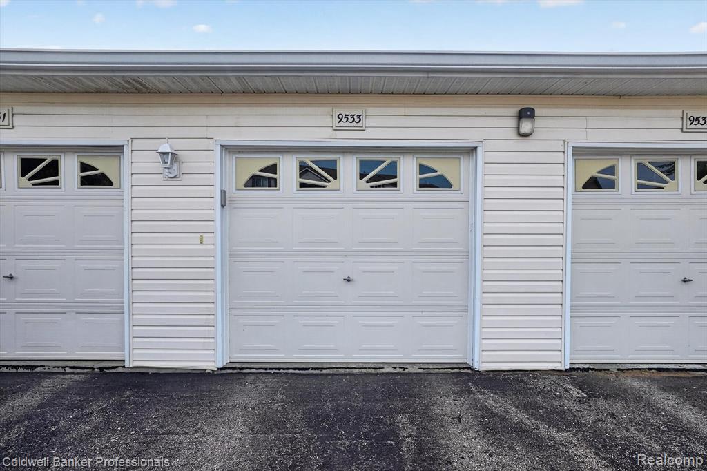 9533 Overlook Court, Grand Blanc, MI 48439 — Photo 43