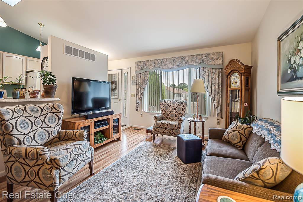 61702 Williamsburg, 2, South Lyon, MI 48178 — Photo 11