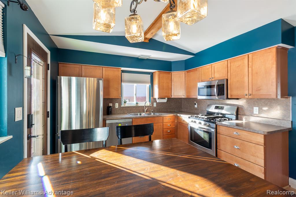 807 WORCHESTER Drive, Fenton, MI 48430 — Photo 6