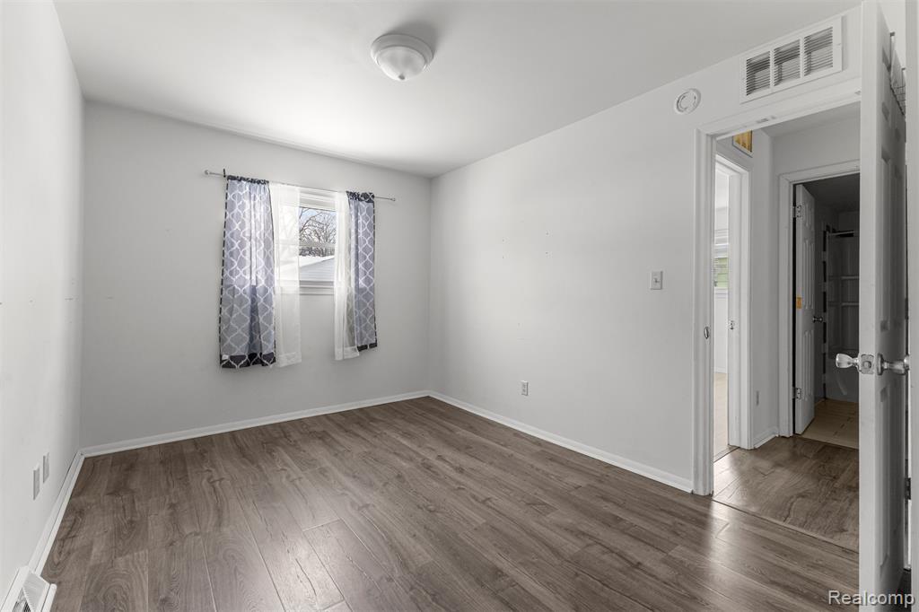 4421 Edgewood Street, Dearborn Heights, MI 48125 — Photo 22