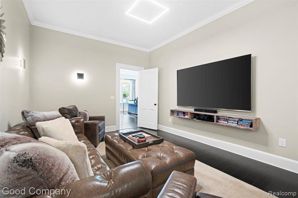 612 N LAKESHORE Drive - Photo 4
