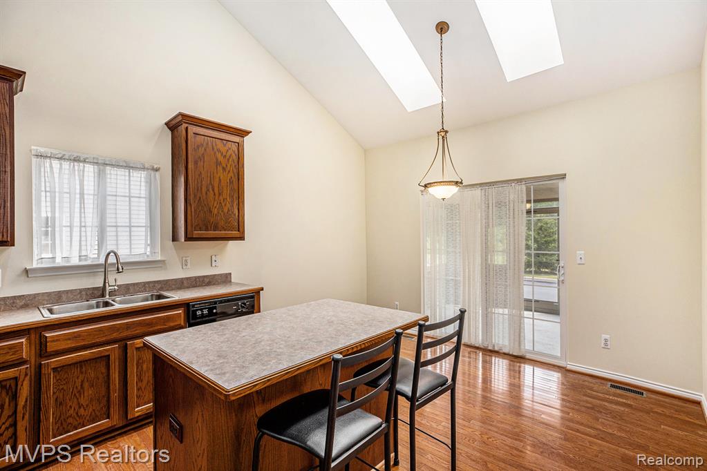 42640 Park Cresent Drive, Sterling Heights, MI 48313 — Photo 8