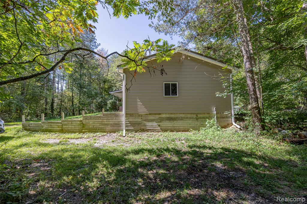 6855 Lyons Road, Imlay City, MI 48444 — Photo 9