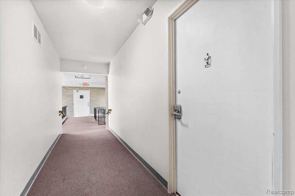 1545 CHERBONEAU, Detroit, MI 48207 — Photo 10